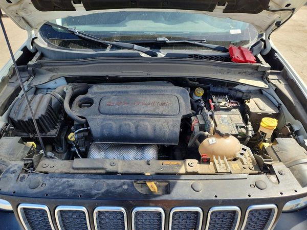 2020 JEEP RENEGADE SPORT — Engine bay