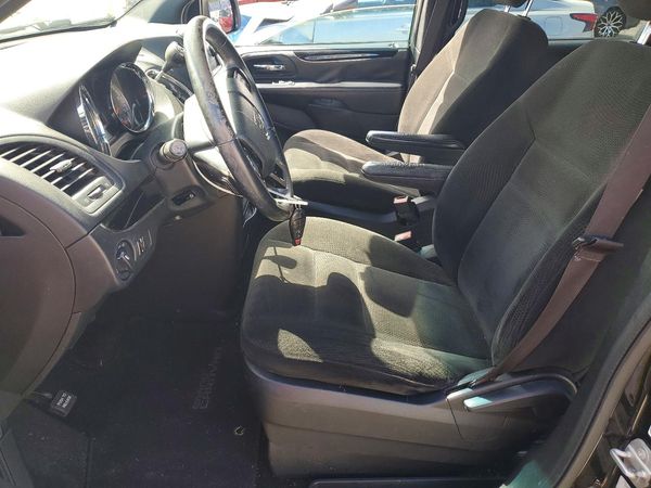 2016 DODGE GRAND CARAVAN SE — DENT