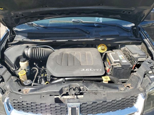 2016 DODGE GRAND CARAVAN SE — Engine bay