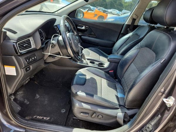 2018 KIA NIRO — DENT