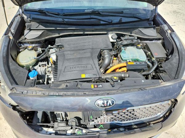 2018 KIA NIRO — Engine bay