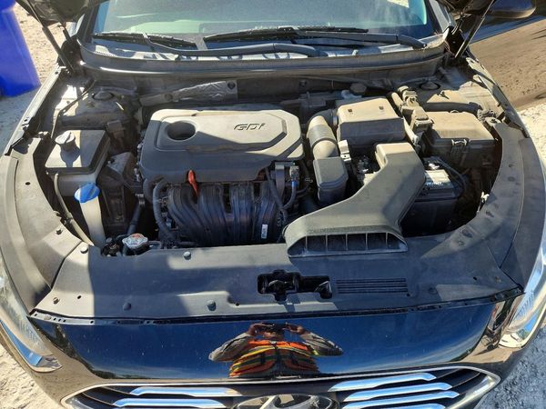 2018 HYUNDAI SONATA SE, Eco — Engine bay