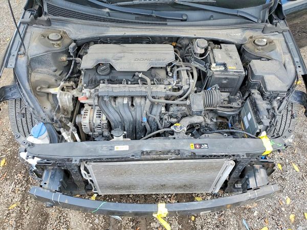 2021 HYUNDAI ELANTRA Blue — Engine bay