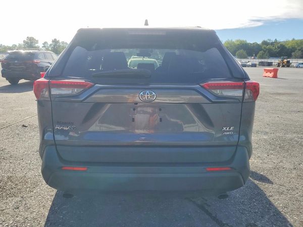 2021 TOYOTA RAV4 XLE Premium — DIRR