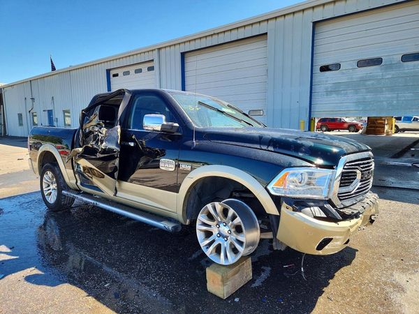 2017 RAM 1500 Longhorn — Passenger 3/4
