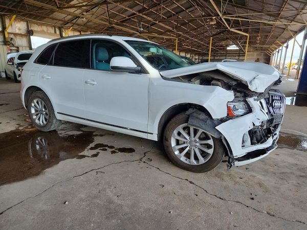 2013 AUDI Q5 Premium Plus — Passenger 3/4