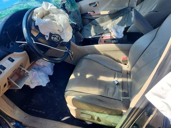 2013 TOYOTA VENZA — DENT