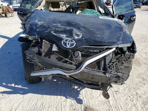 2013 TOYOTA VENZA — Engine bay