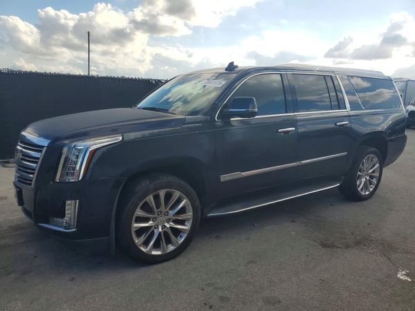 2020 CADILLAC ESCALADE ESV Luxury — Front 3/4