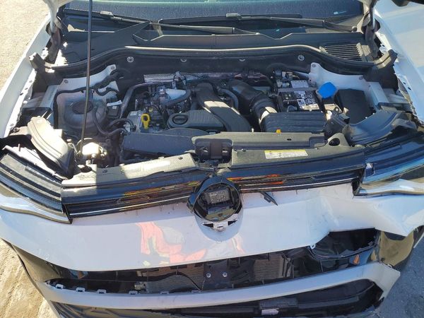 2025 VOLKSWAGEN TAOS S — Engine bay