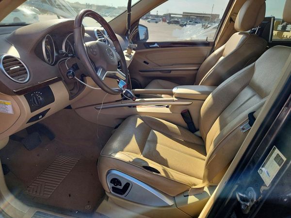 2012 MERCEDES-BENZ GL GL550 4-MATIC — DENT