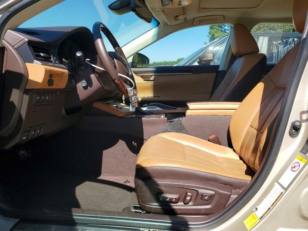 2016 LEXUS ES 350 — DENT