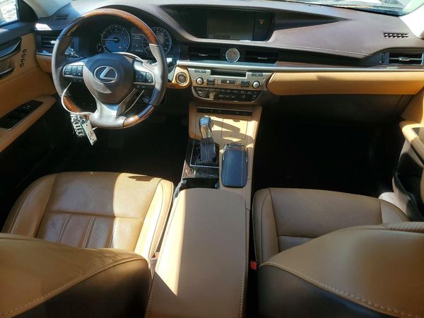2016 LEXUS ES 350 — CKPT