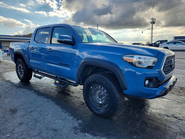 2019 TOYOTA TACOMA SR5 — Passenger 3/4