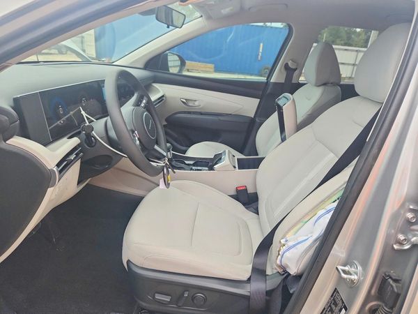 2025 HYUNDAI TUCSON SEL — DENT