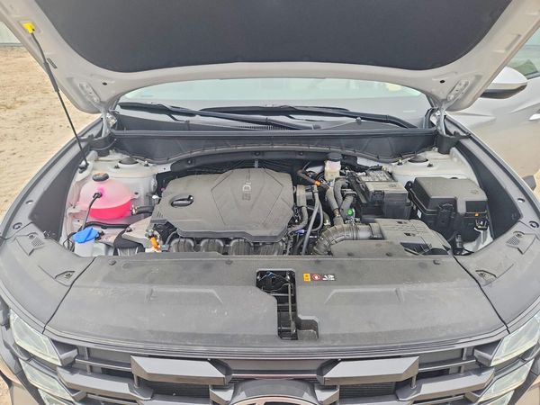 2025 HYUNDAI TUCSON SEL — Engine bay