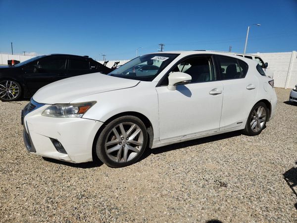 2014 LEXUS CT — DSFA — Front 3/4