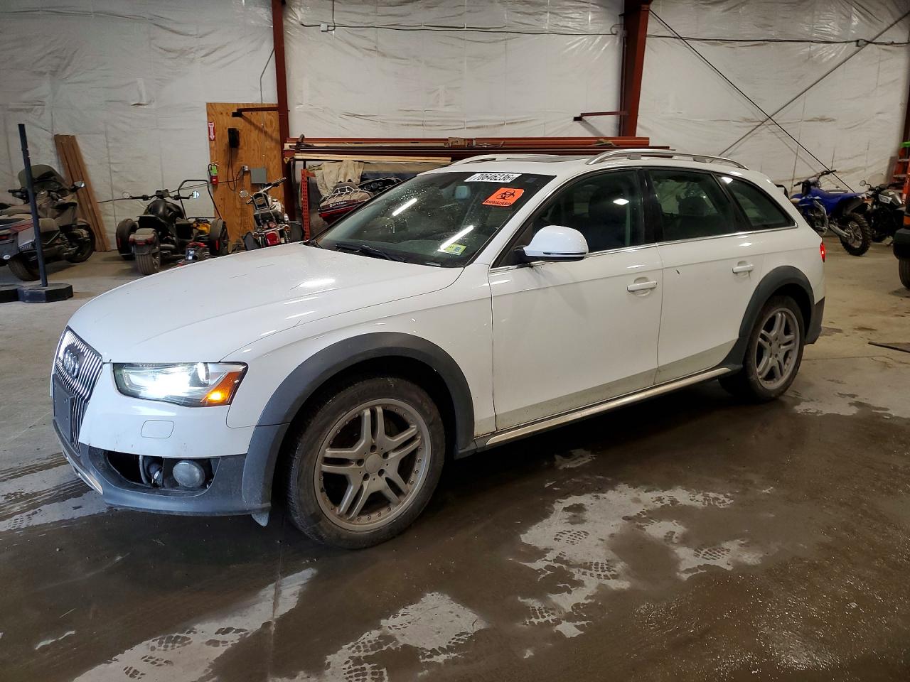2013 AUDI A4 ALLROAD quattro Premium Plus — Front 3/4