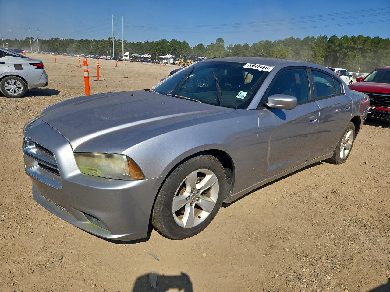 2013 DODGE CHARGER SE — Front 3/4