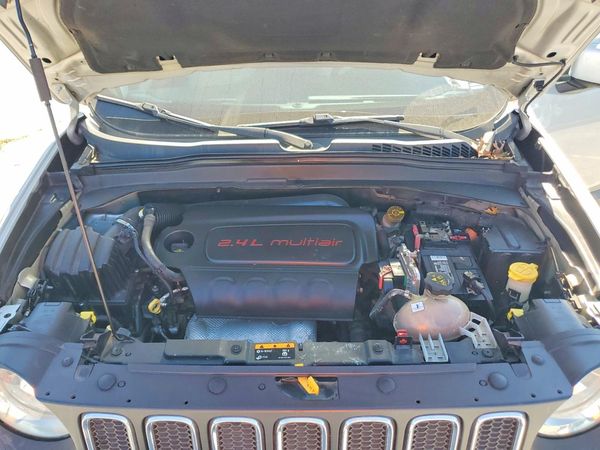 2018 JEEP RENEGADE — Engine bay
