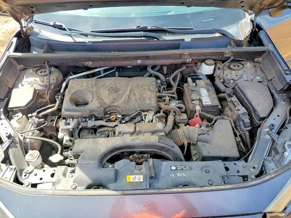 2020 TOYOTA RAV4 LE — Engine bay