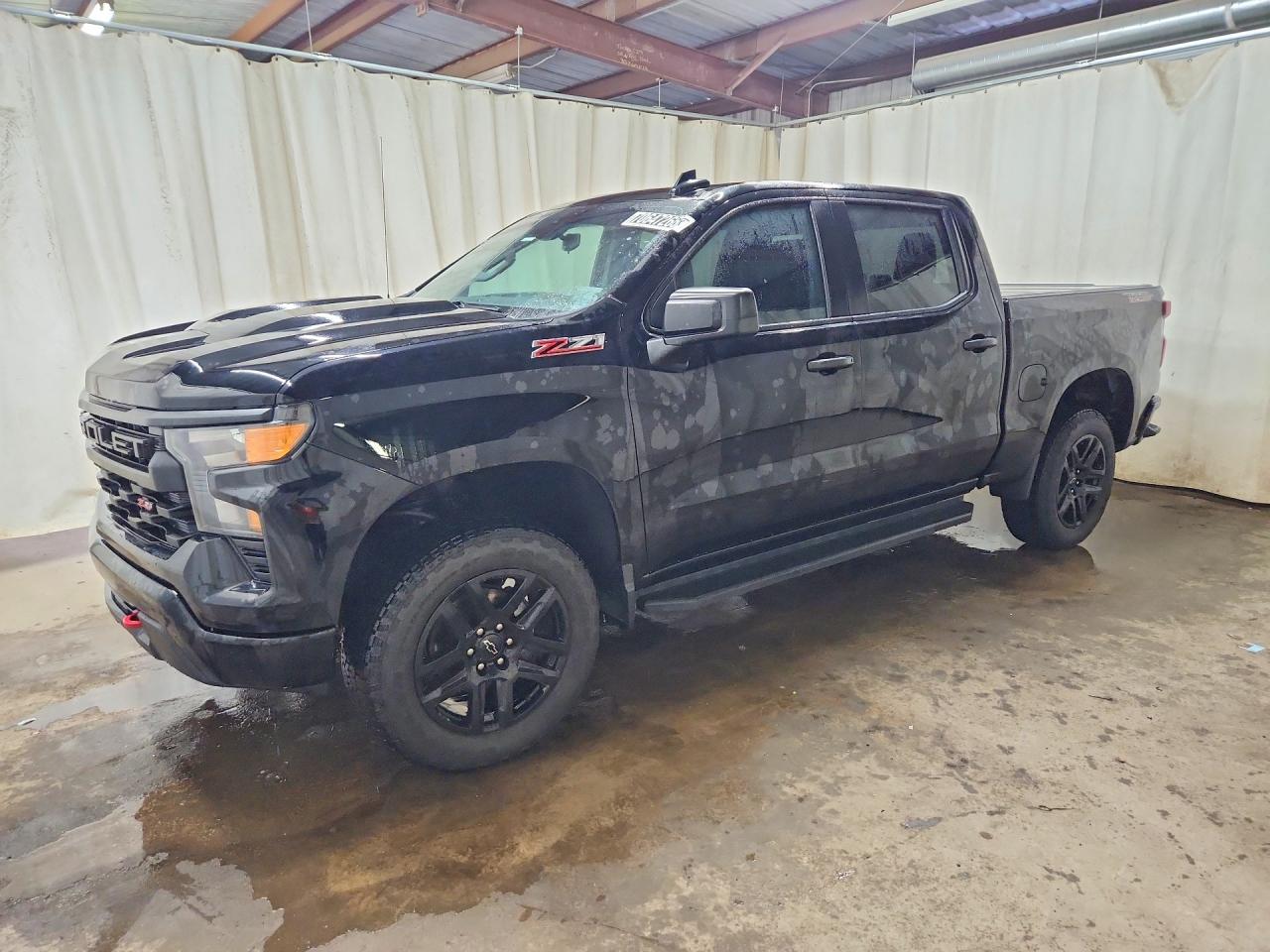 2022 CHEVROLET SILVERADO Trail Boss Custom — Front 3/4