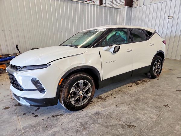 2026 CHEVROLET BLAZER 2LT — Front 3/4