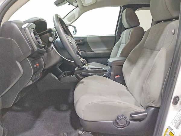2022 TOYOTA TACOMA SR5 — DENT