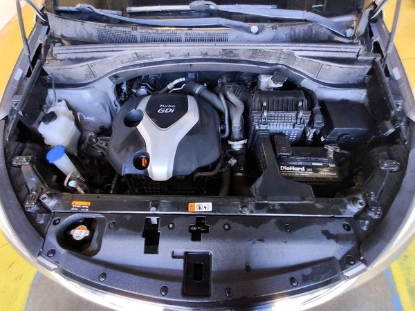 2013 HYUNDAI SANTA FE — Engine bay