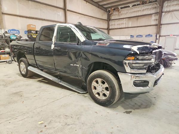2026 RAM 2500 Big Horn — Passenger 3/4
