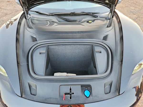 2022 PORSCHE TAYCAN 4 Cross Tourismo — Engine bay