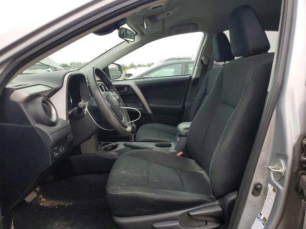 2018 TOYOTA RAV4 LE — DENT