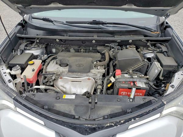 2018 TOYOTA RAV4 LE — Engine bay