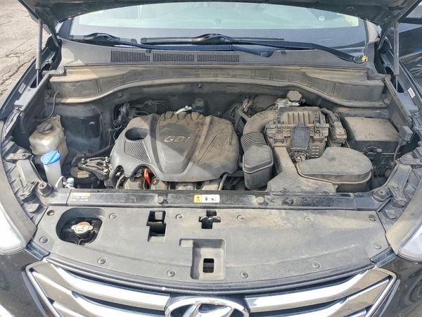2014 HYUNDAI SANTA FE GLS — Engine bay