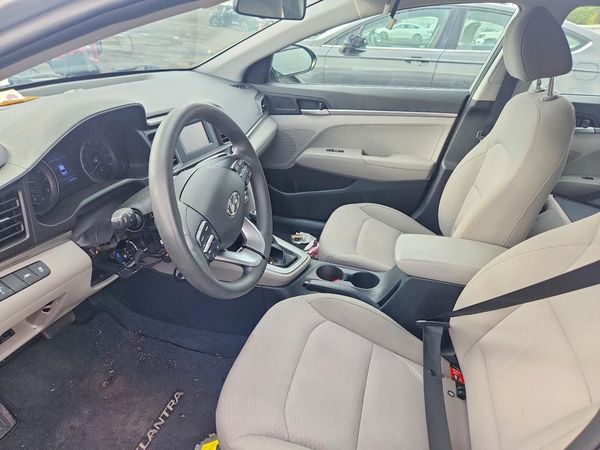 2020 HYUNDAI ELANTRA SE — DENT