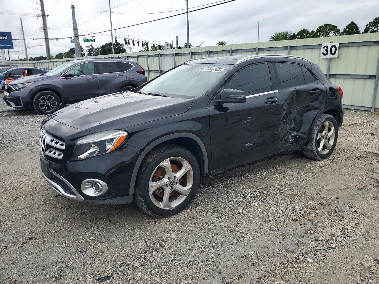 2019 MERCEDES-BENZ GLA-CLASS GLA250 — Front 3/4