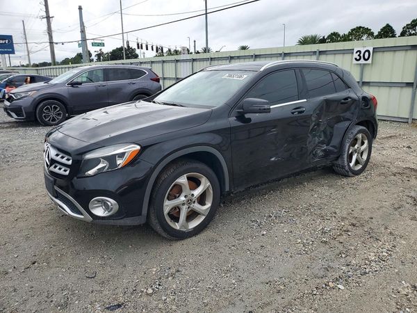 2019 MERCEDES-BENZ GLA-CLASS GLA250 — Front 3/4
