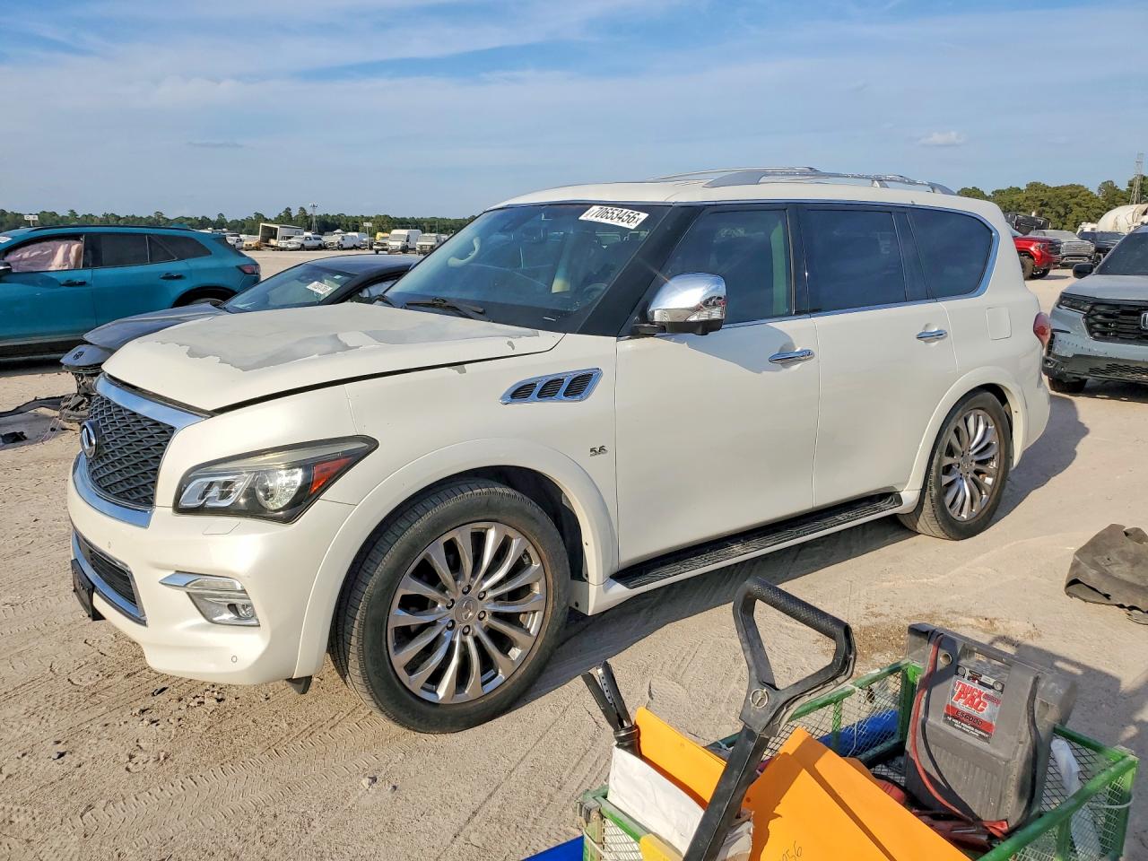 2015 INFINITI QX80 — Front 3/4