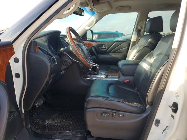 2015 INFINITI QX80 — DENT