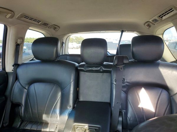 2015 INFINITI QX80 — SUVN