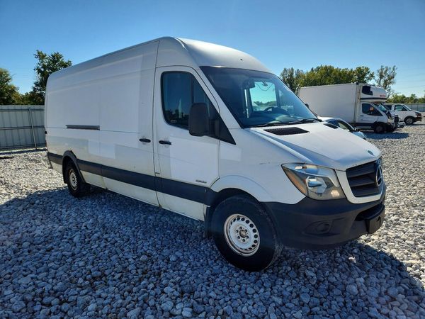 2015 MERCEDES-BENZ SPRINTER — Passenger 3/4