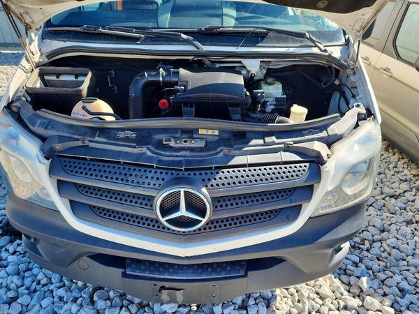 2015 MERCEDES-BENZ SPRINTER — Engine bay