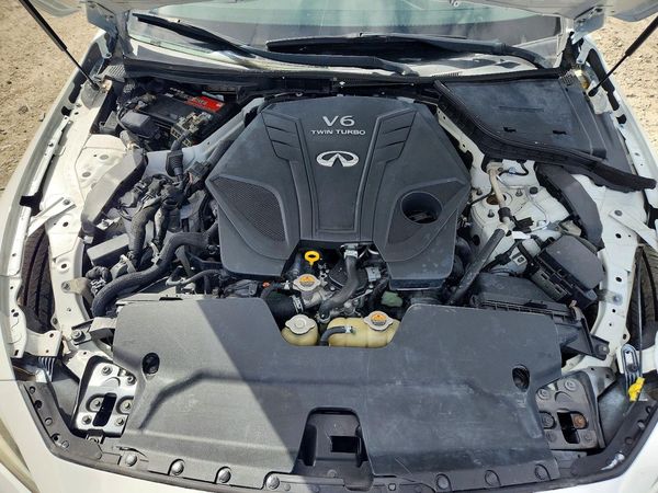 2018 INFINITI Q50 — Engine bay