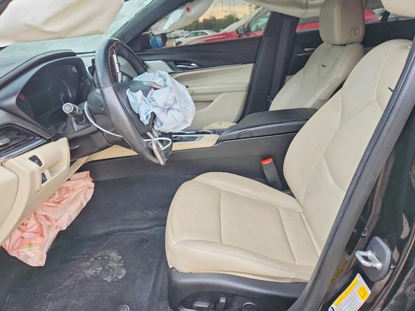2020 CADILLAC CT4 — DENT