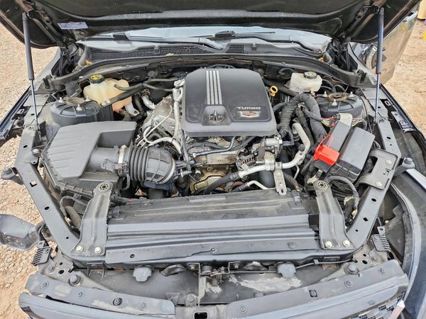 2020 CADILLAC CT4 — Engine bay