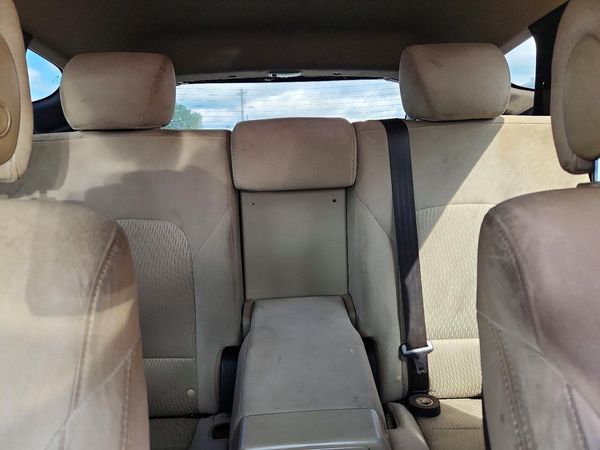 2017 HYUNDAI SANTA FE Base — SUVN