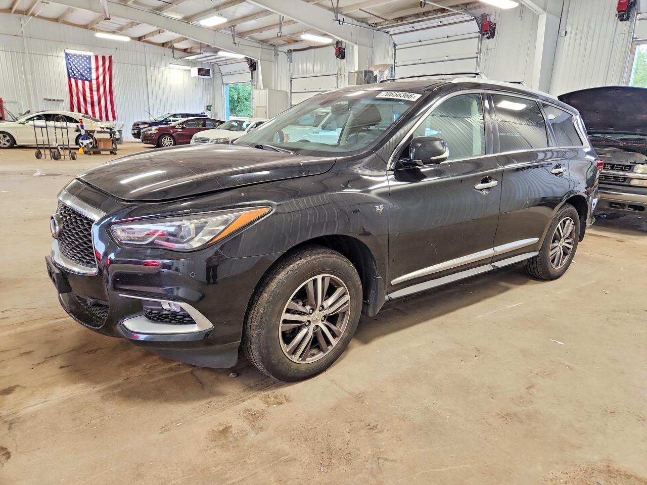 2016 INFINITI QX60 — Front 3/4