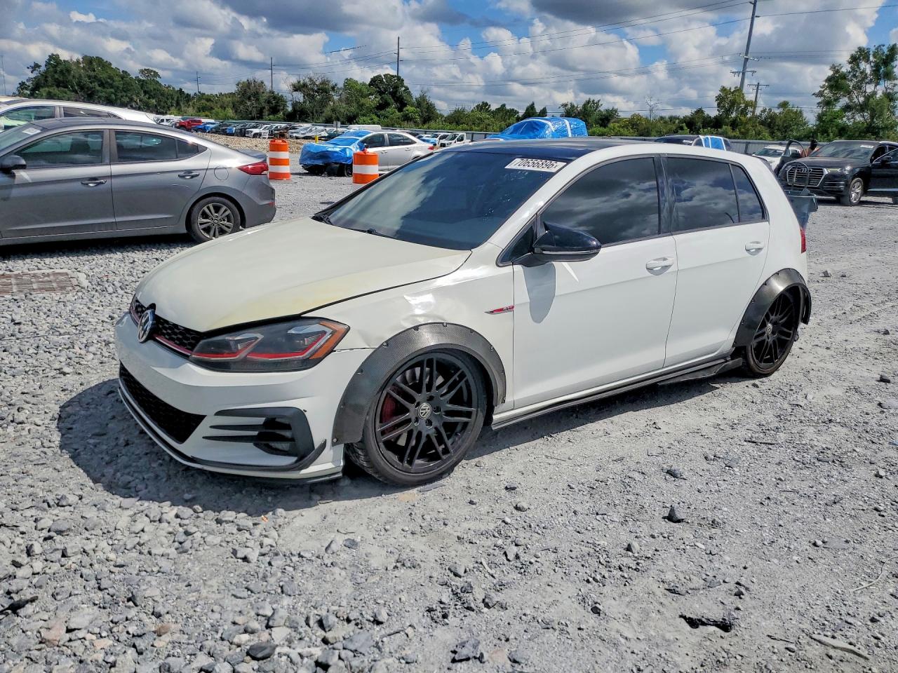 2021 VOLKSWAGEN GTI S / SE / Autobahn — Front 3/4