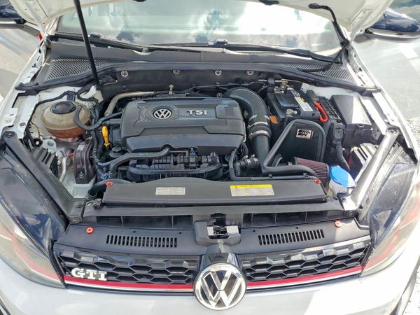 2021 VOLKSWAGEN GTI S / SE / Autobahn — Engine bay