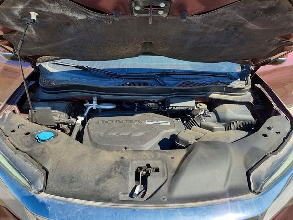 2019 HONDA PILOT ELITE — Engine bay